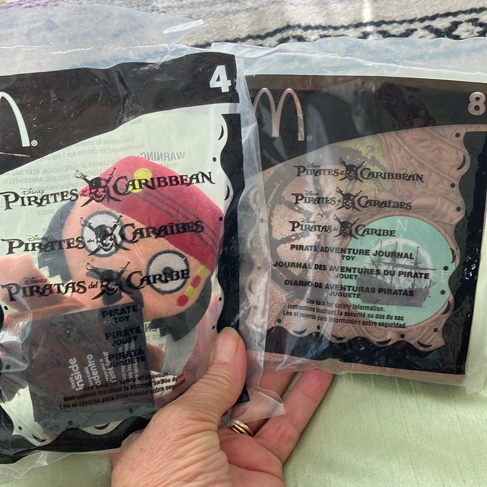 2006 Happy Meal Disney Pirates of the Caribbean 2 Pirate & Adventure Journal